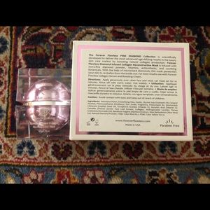 Makeup/Forever Flawless Pink Diamond